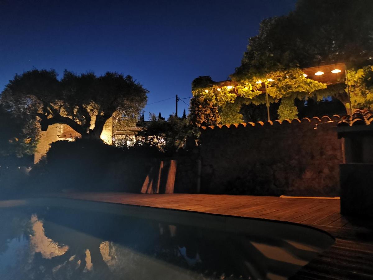 Bed and Breakfast Le Nid Des Arts Туррет Экстерьер фото